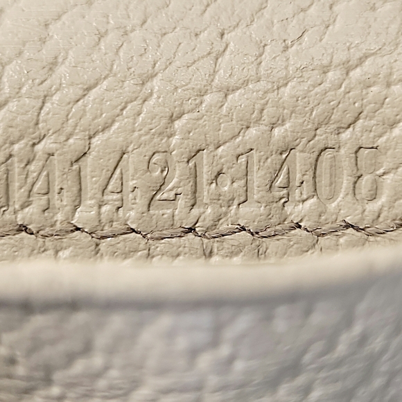 AU Elegant Timeless GUCCI VTG Red & Gold Leather Compact Wallet w/ Serial# EUC - Picture 15 of 16